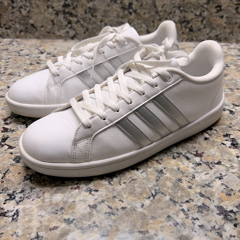 Adidas White with Silver 3 Stripes Low Top Sneakers, Men’s Size 10